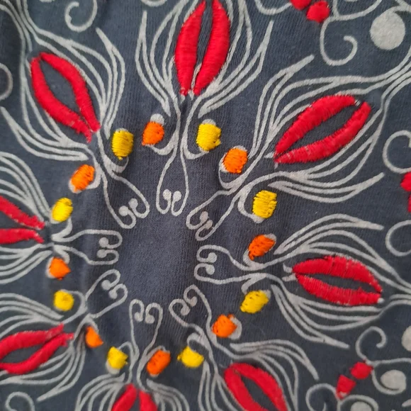 Embroidered Tunic Top - Picture 4 of 8